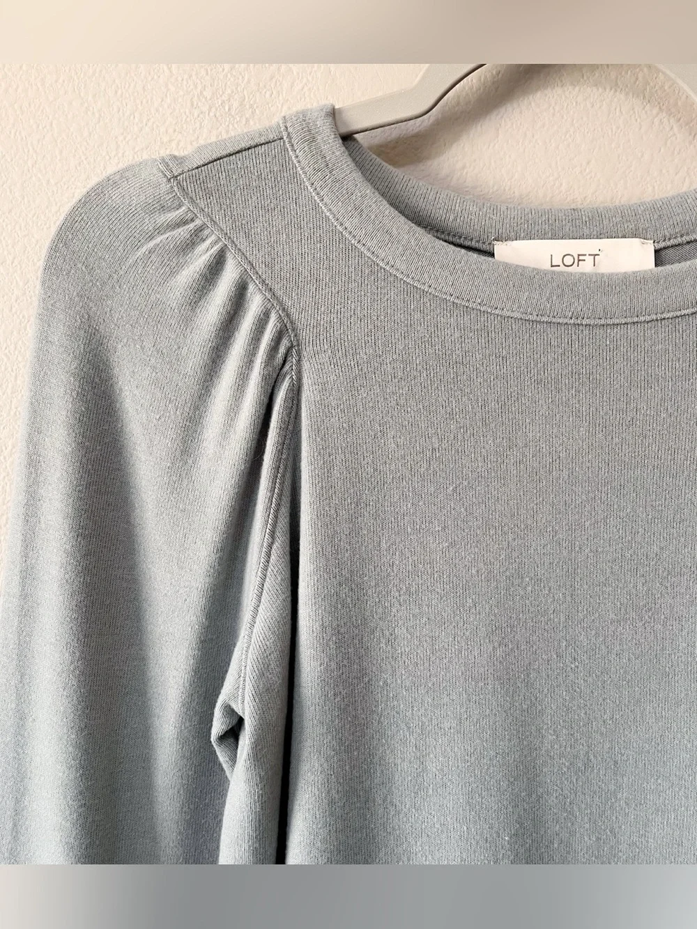 Ann Taylor LOFT NWT Gray Long Puff Sleeve Lightweight Sweater Blouse Size XS
